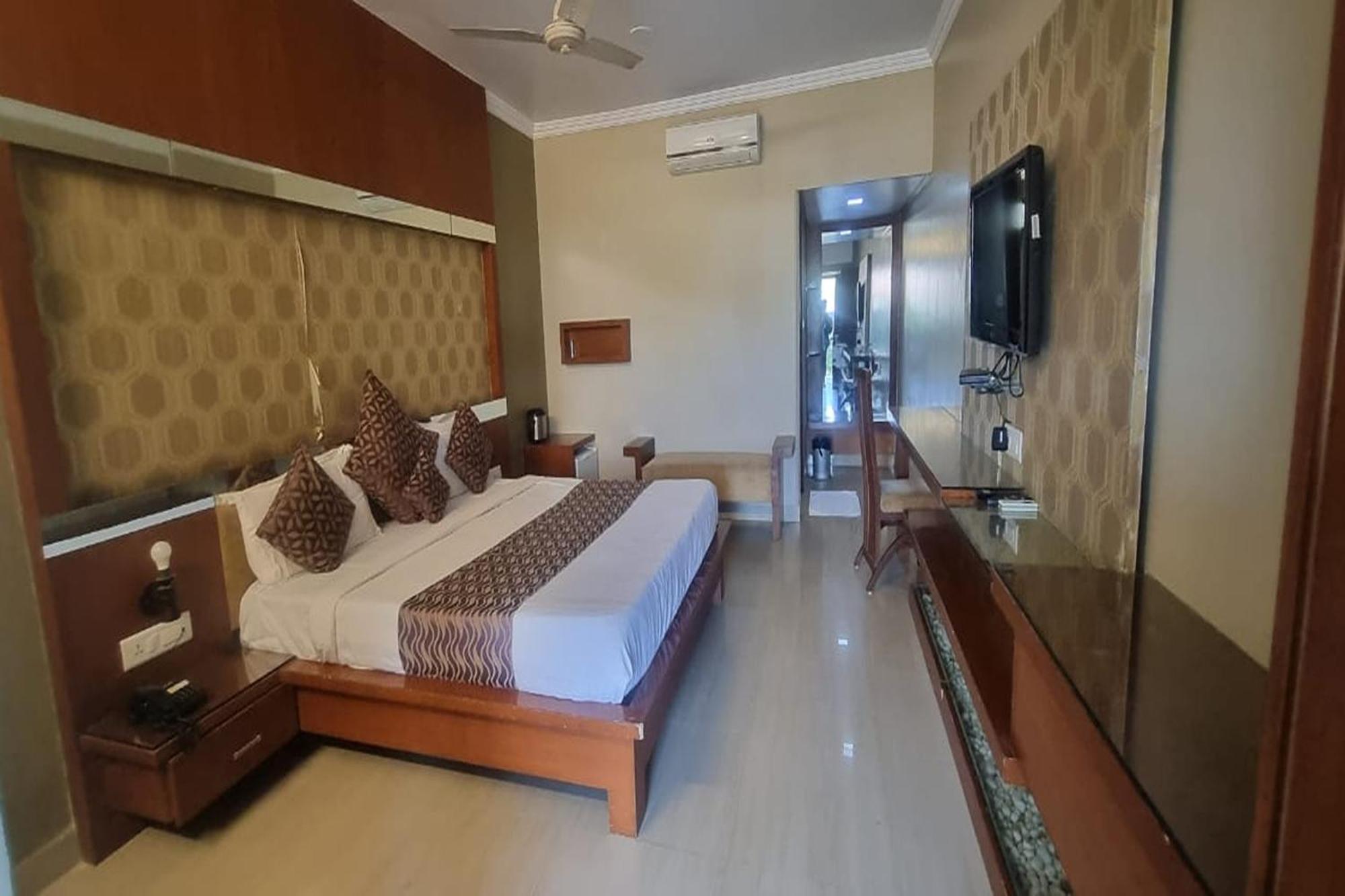 Rupis Resort Near Udaipur Airport Dabok Exterior foto