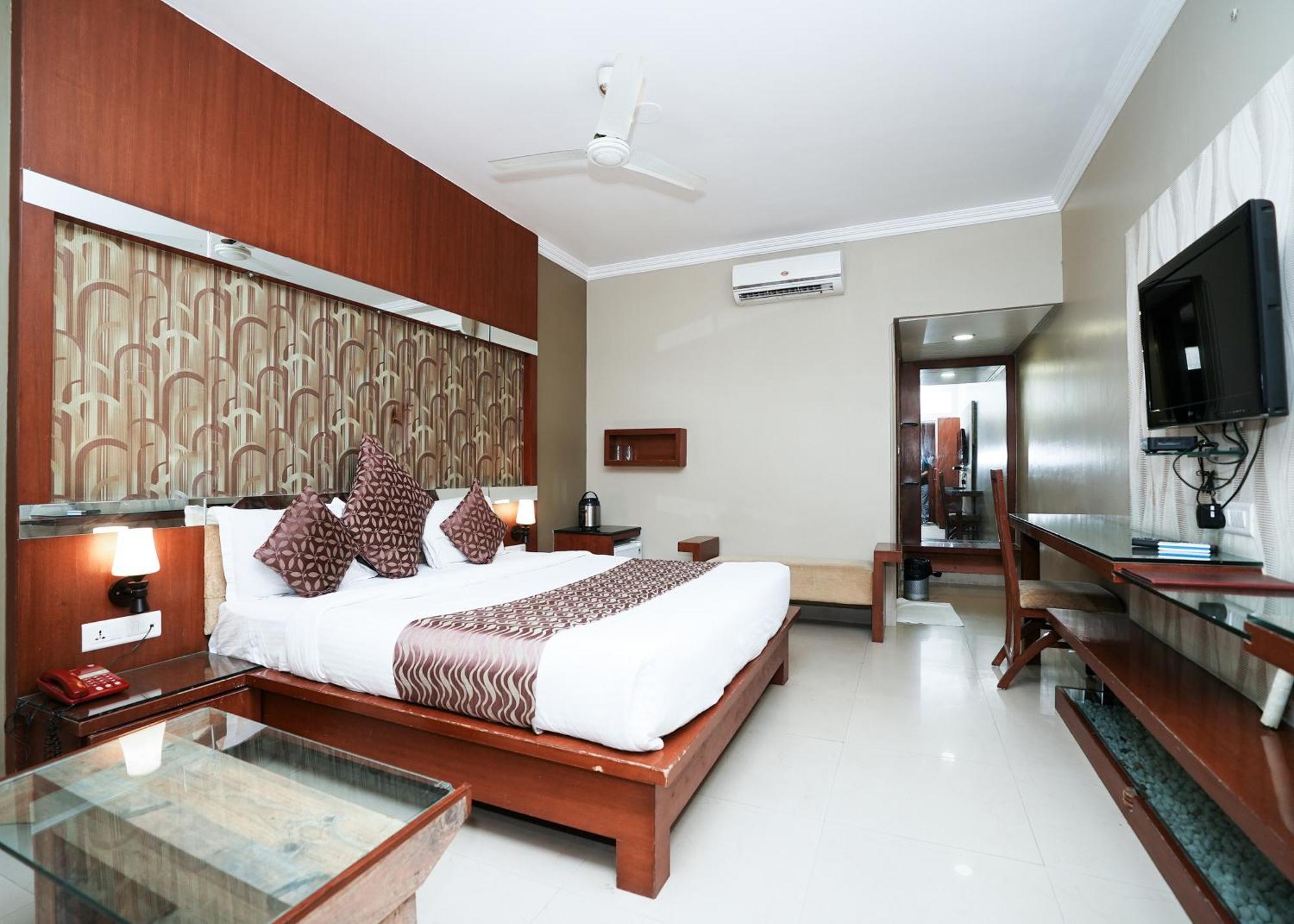 Rupis Resort Near Udaipur Airport Dabok Exterior foto