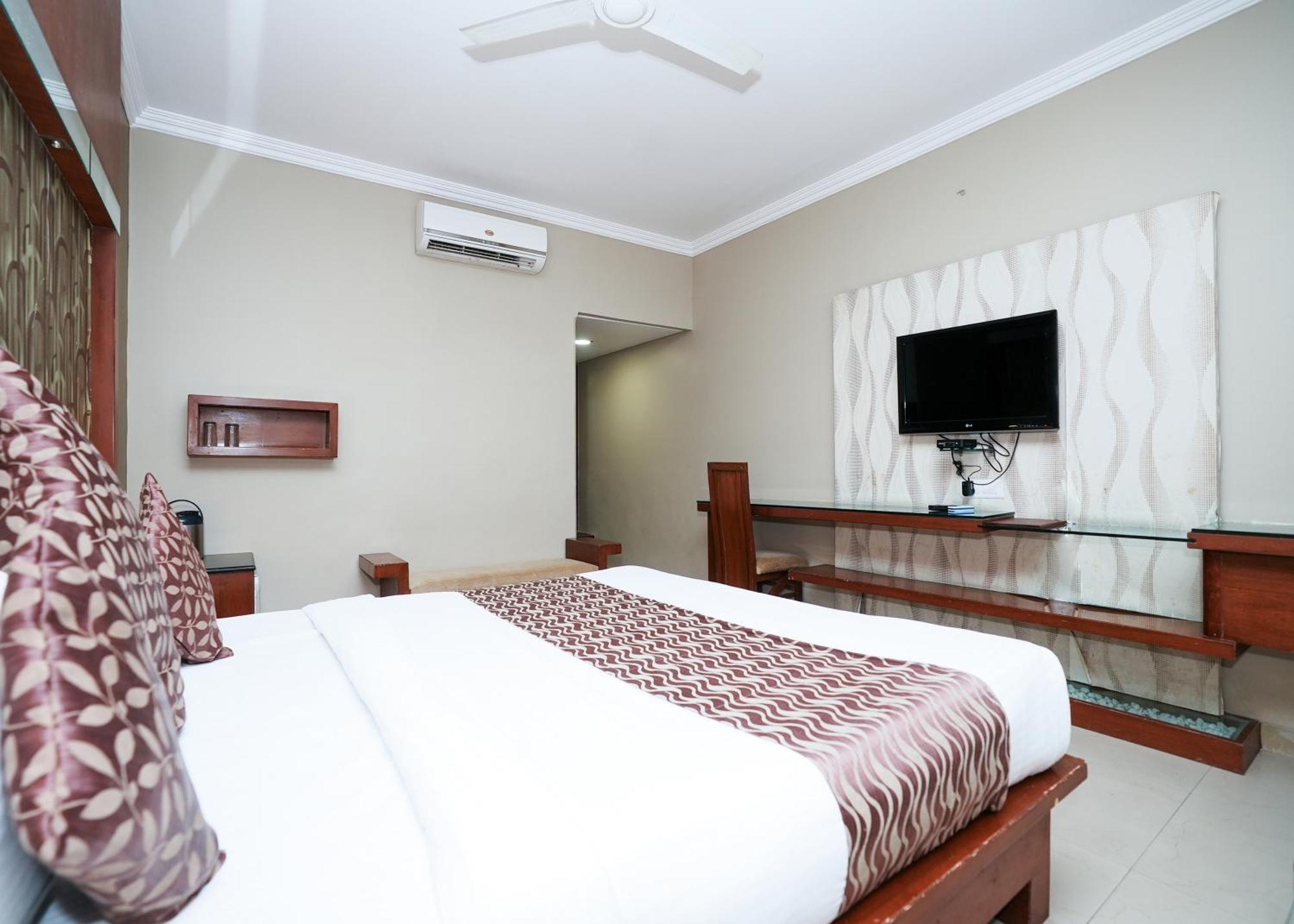 Rupis Resort Near Udaipur Airport Dabok Exterior foto