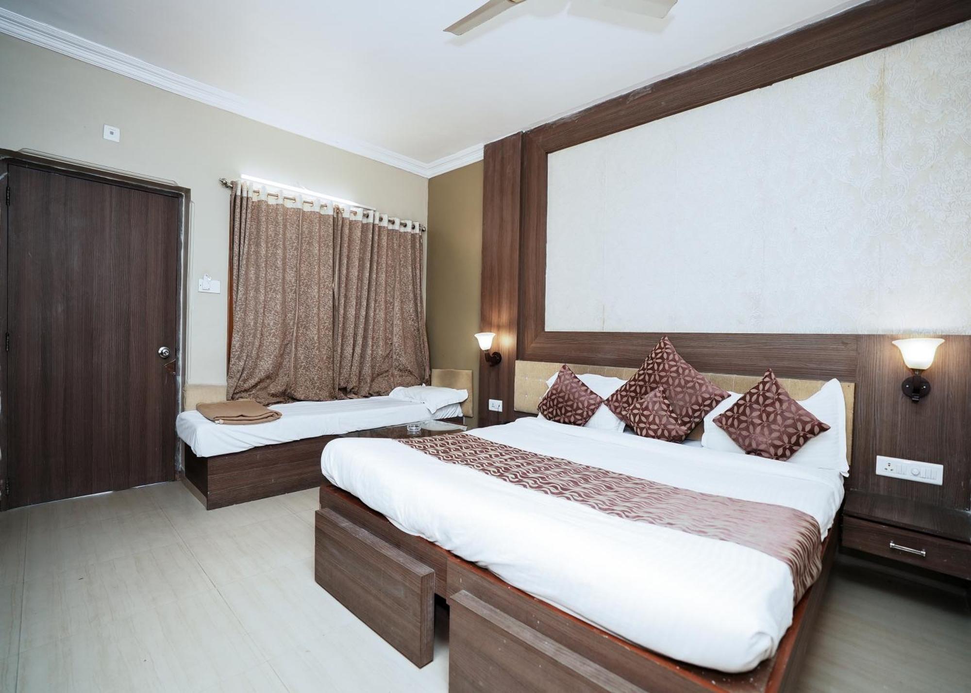 Rupis Resort Near Udaipur Airport Dabok Exterior foto