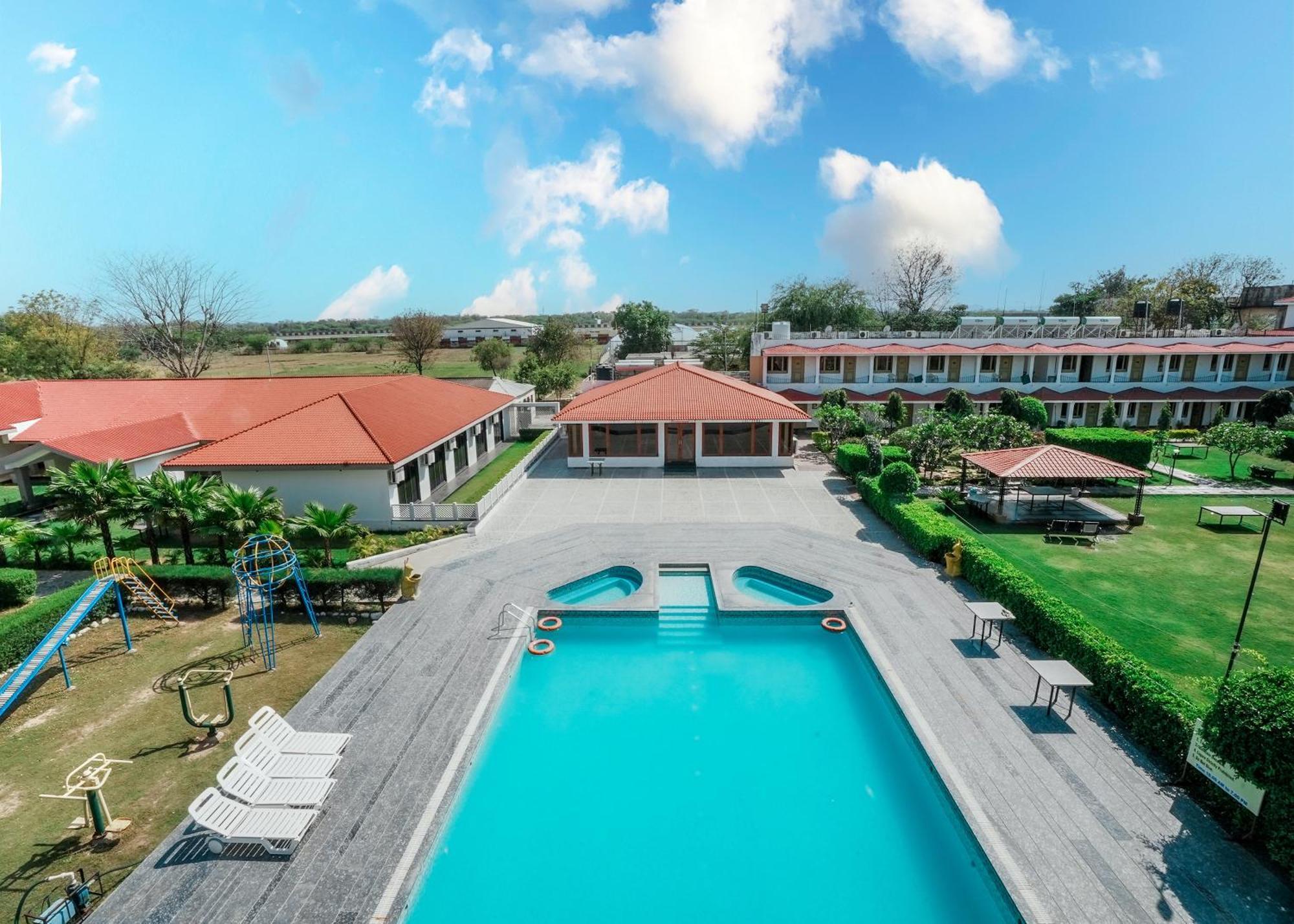 Rupis Resort Near Udaipur Airport Dabok Exterior foto