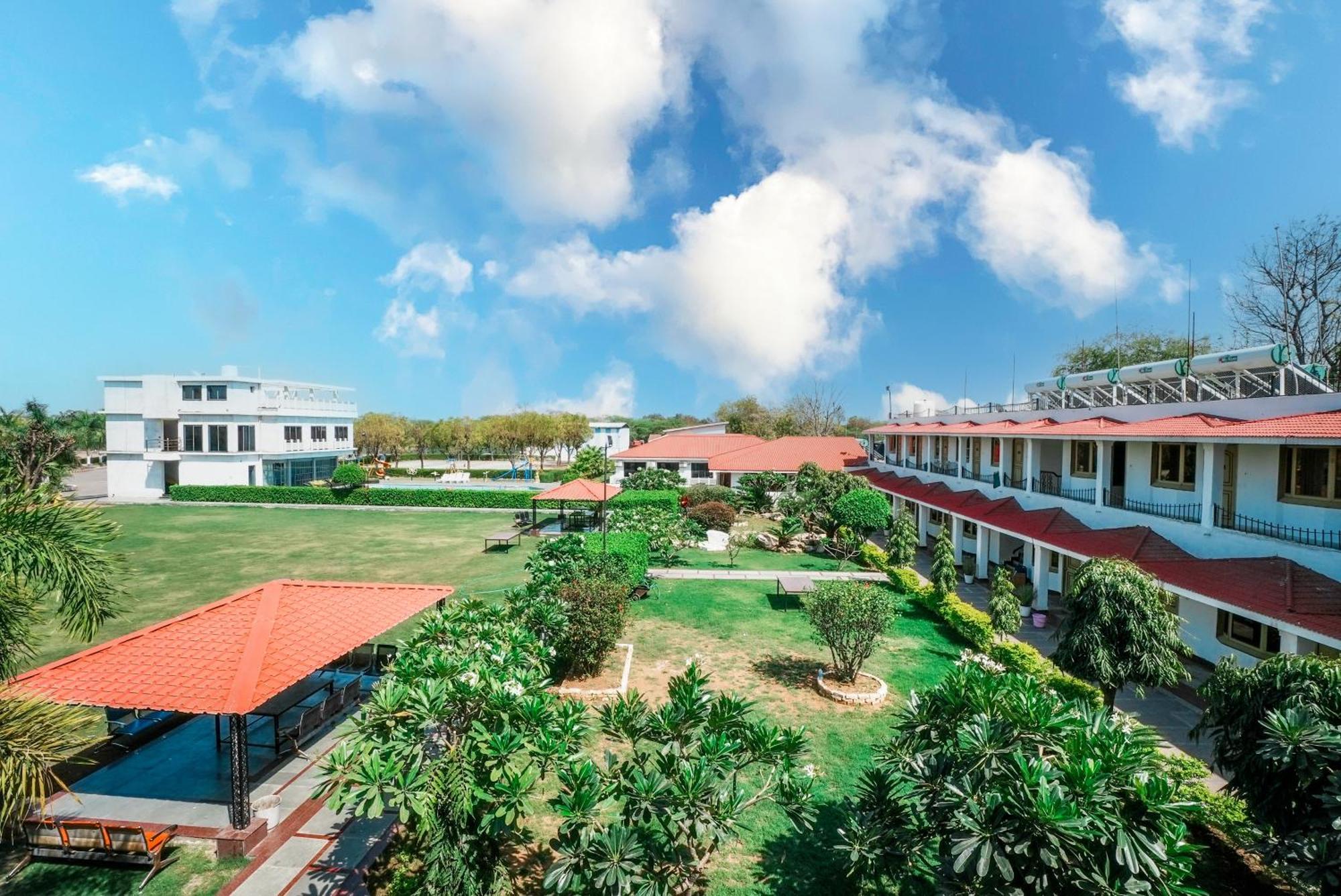 Rupis Resort Near Udaipur Airport Dabok Exterior foto