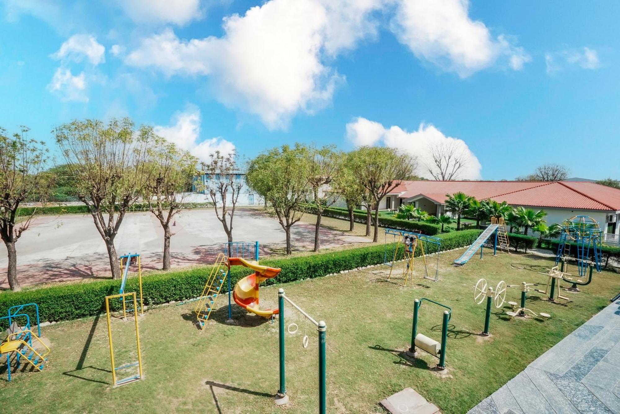 Rupis Resort Near Udaipur Airport Dabok Exterior foto